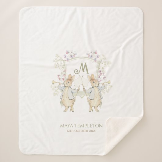 パステルピーターザラビットモノグラムツインズベビーシャワー シェルパブランケット (正面)