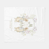 パステルピーターザラビットモノグラムツインズベビーシャワー フリースブランケット (正面(横))