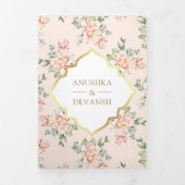 パステルピーチフローラオールインワン金ゴールドインディアン結婚 三つ折り招待状 (カバー)