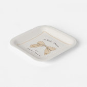 パステルピーチプレイドボウニュートラルエレガントベビーシャワー ペーパープレート (傾斜あり)