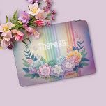 パステルフラワーズ&レインボーストライプズ iPad MINIカバー<br><div class="desc">パステルの花のリースの上にあなたの名前。ユニコーンの背グラデーション景にはパステルレインボーのストライプがある。</div>