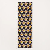 パステルフランギパニプルメリアフラワーズオンブラック ヨガマット (正面)