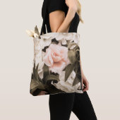 パステルフローラヴィンテージ：タイムレスエレガンス トートバッグ (クローズアップ)