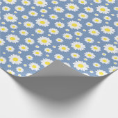 パステルブルーと黄色の白いデイジー花模様 ラッピングペーパー (角)