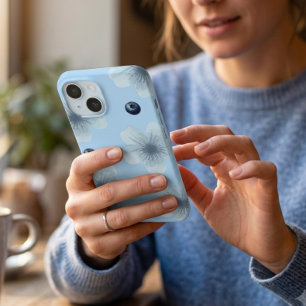 パステルブルーのお花とブルーベリーのiPhoneケース iPhone 15ケース