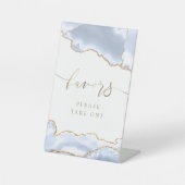 パステルブルーのアゲイトがペデスタルを支持するサイン 台座サイン (正面)