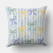 パステルブルーのリボンとボウのコテージ クッション (裏面)