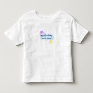 パステルブルーの雲 星 紫 ハッピーバースデー 名 トドラーTシャツ
