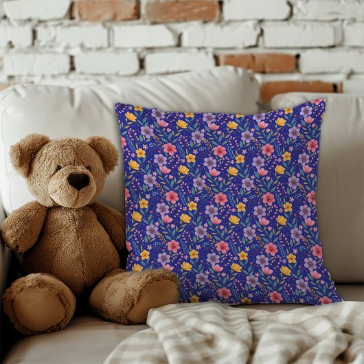 パステルブルーシンプル花柄モノグラム クッション