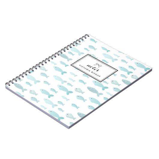 パステルブルー水彩魚の模様パーソナライズされた ノートブック (左側)