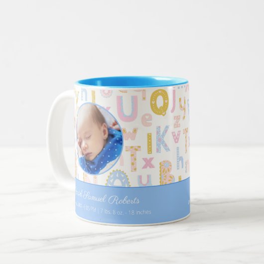 パステルブルーABC誕生レコード統計男の赤ちゃん写真 ツートーンマグカップ (正面左)