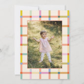 パステルプレイド「2つの多くのおもしろい」第2の誕生日の写真 招待状 (裏面)