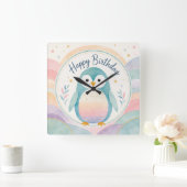 パステルペンギンのレインボーお誕生日お祝い スクエア壁時計 (ホーム)