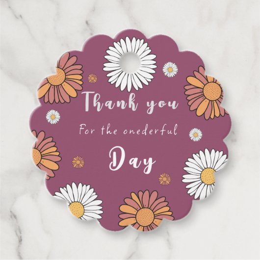 パステルホワイトとピンクのオレンジ色のデイジー花 フェイバータグ (正面)