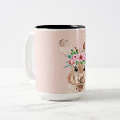 パステルモダンピンクの水彩バニーと花 ツートーンマグカップ (正面左)