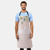 パステルモダンピンクの花こんにちは エプロン (着用した状態)