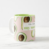 パステルモダンピンクアンドグリーンアボカドおもしろい引用文 ツートーンマグカップ (正面左)