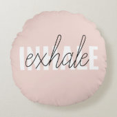 パステルモダンピンクインハレエクヘール引用文 ラウンドクッション (正面)