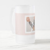 パステルモダンピンクフレーム |個人用の犬の写真 フロストグラスビールジョッキ (正面左)