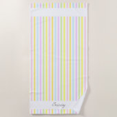 パステルモダンプストライプの色の数々の ビーチタオル (正面)