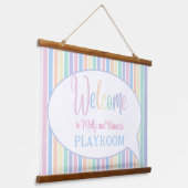 パステルレインボーストライプのカラー歓迎キッズプレイルーム 吊り下げ型タペストリー (傾斜あり)