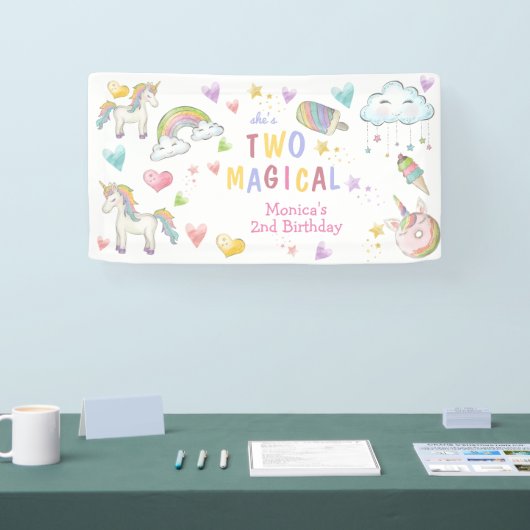 パステルレインボーユニコーン2つの魔法の誕生日 横断幕 (トレードショー)