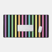 パステルレインボー色とブラックのストライプパターン デスクマット (キーボード&マウス)
