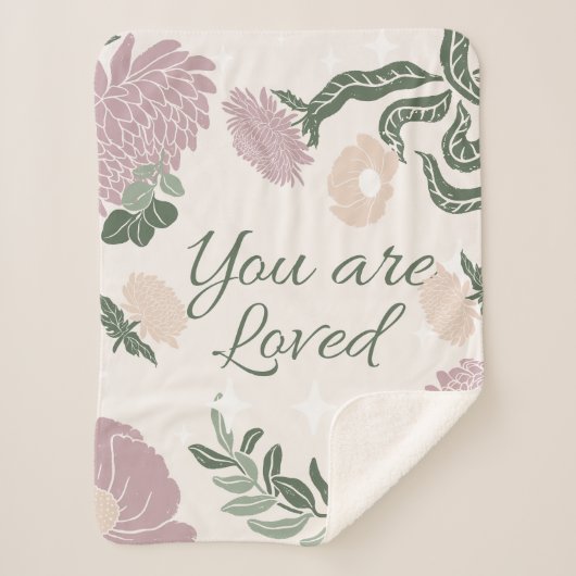 パステルワイルドフラワーピンクとグリーンあなたが愛されている シェルパブランケット (正面)