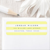 パステル名門私立校風のイエローとホワイトのストライプ住所 ラベル (インサイチュ)