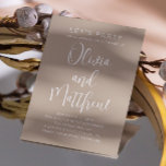 パステル淡い色のトープタイポグラフィス結婚クリプト  QR 招待状<br><div class="desc">タイポグラフィスクリプトの結婚式招待状と詳細のバックサイドにパステルトープ、ほこりっぽいベージュ色の色合いのQRコード淡い色の。追加連絡品が要もしります。</div>