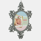 パステル生まれたばかりのベビーガール写真誕生レコード統計 スノーフレークピューターオーナメント (左)