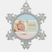 パステル生まれたばかりのベビーガール写真誕生レコード統計 スノーフレークピューターオーナメント (正面)