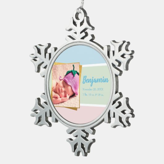 パステル生まれたばかりの男の赤ちゃんフォト誕生レコードStat スノーフレークピューターオーナメント (右)