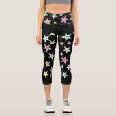 パステル色の顔を使ったかわいい星 カプリレギンス (正面)