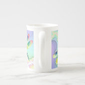 パステル調のトンボの骨灰磁器のマグ ボーンチャイナマグカップ (裏面)