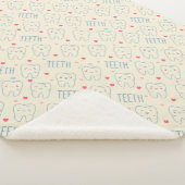 パステル調の幸せな歯パターン シェルパブランケット (3/4)