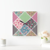 パステル調の花のキルトの正方形 スクエア壁時計 (ホーム)