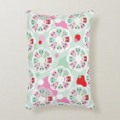 パステル調の花のフクロウの背景パターン アクセントクッション (正面(垂直))