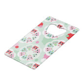 パステル調の花のフクロウの背景パターン クレジットカード栓抜き (正面アングル)