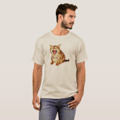 パステル調の鉛筆のスケッチのあくびをする虎猫 Tシャツ (正面フル)
