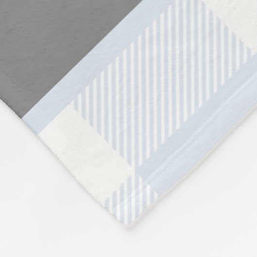 パステル調の青いバッファローの点検家族のモノグラム フリースブランケット (角)