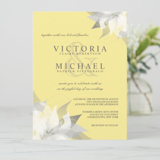 パステル調の黄色く白い花の結婚式招待状 招待状 (スタンド正面)