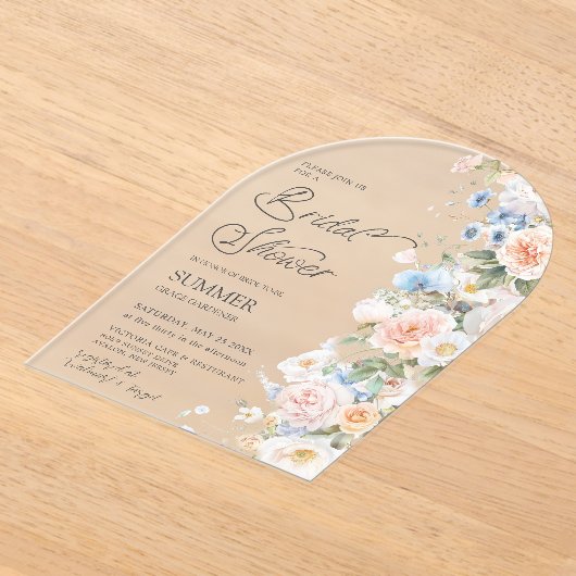 パステル赤面ホワイトブルーフローラブライダルシャワーアーチ アクリル招待状 (レイダウン)