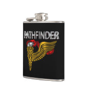 パスファインダーバッジ - “Pathfinder” フラスク (左)