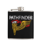 パスファインダーバッジ - “Pathfinder” フラスク (正面)
