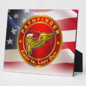 パスファインダー「最初の入力、最後の出力」 フォトプラーク (側面)