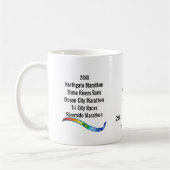 パズルのリボンとの男子マラソン コーヒーマグカップ (左)