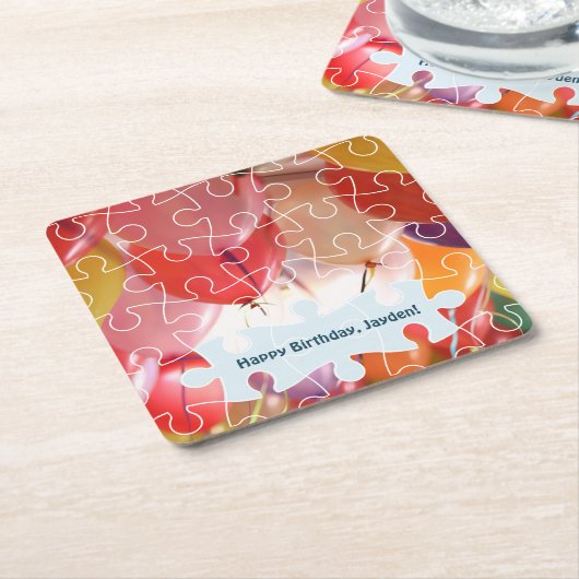 パズルよくはしゃぐバルーン4th誕生日パーティースクエア スクエアペーパーコースター (アングル)