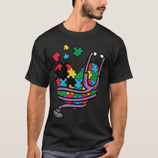 パズルハート聴診器自閉症啓発看護 Tシャツ (正面)