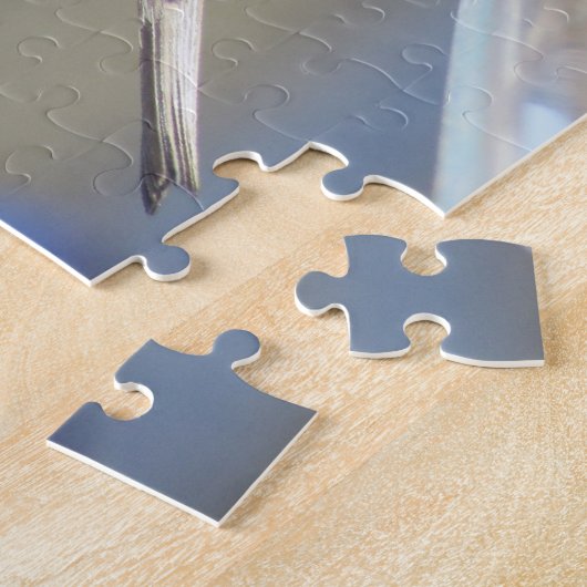 パズル – 青いフェンスに赤い雀 (側面)